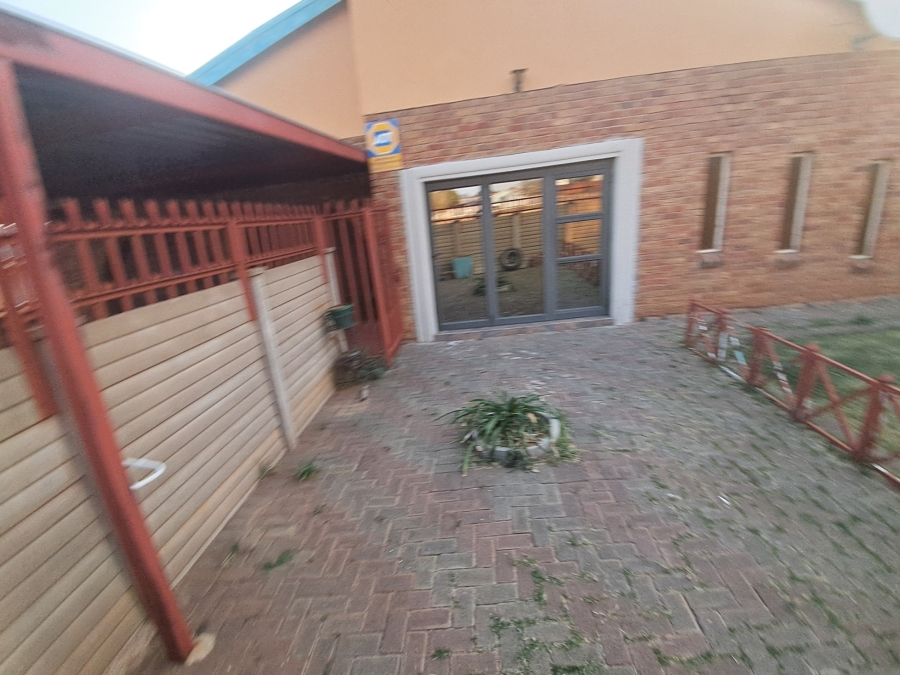 5 Bedroom Property for Sale in Fauna Free State